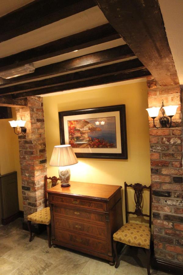 The Dibbinsdale Inn Bromborough Extérieur photo